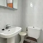 Encantador De 2 Hab. Con Terraza Y Parking En - Hisp-312-106 דירה *